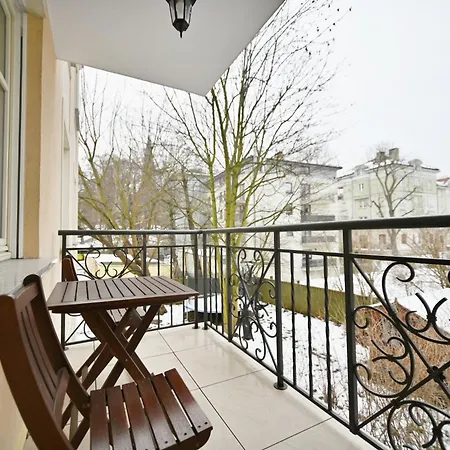 Spacious Victus With Parking And Balcony In By Renters * Sopot