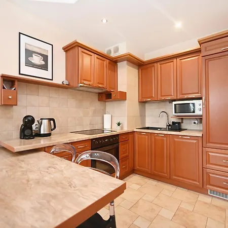 Apartament Spacious Victus With Parking And Balcony In By Renters