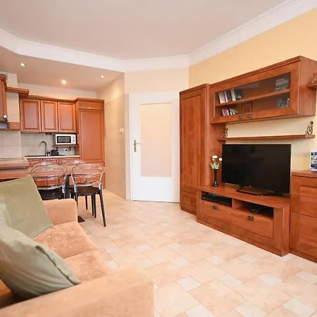Spacious Victus With Parking And Balcony In By Renters Sopot
